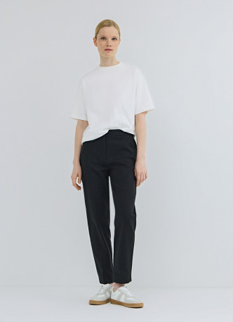 Зауженные прямые брюки