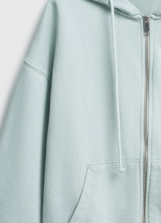 Толстовка на молнии с вышивкой