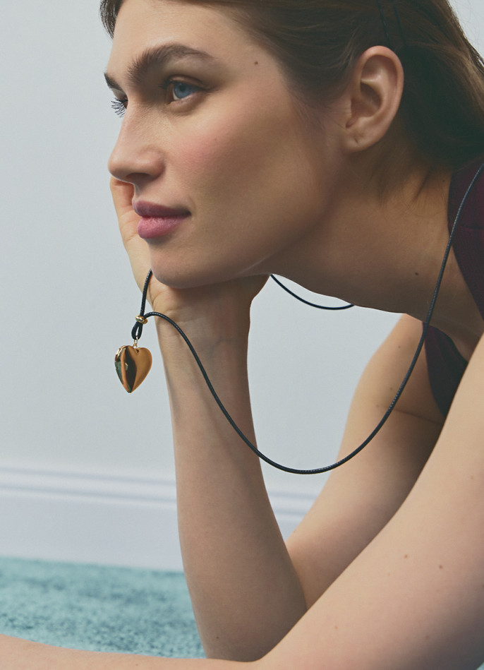 Ожерелье с кулоном в виде сердца