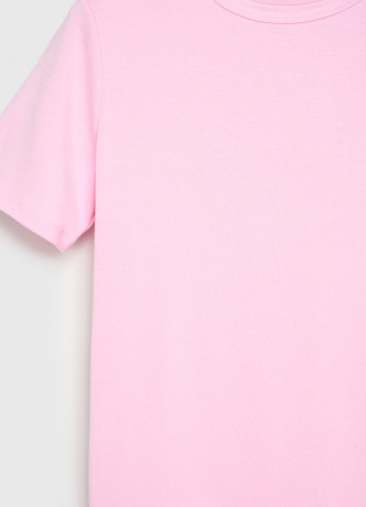 Приталенная футболка в рубчик