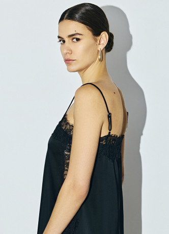 Удлинённый топ с кружевом