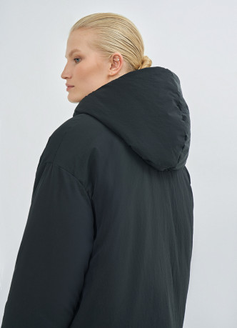 Утеплённая куртка с капюшоном