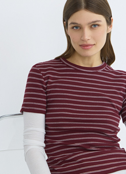 Футболка в рубчик Фиолетовый 999₽