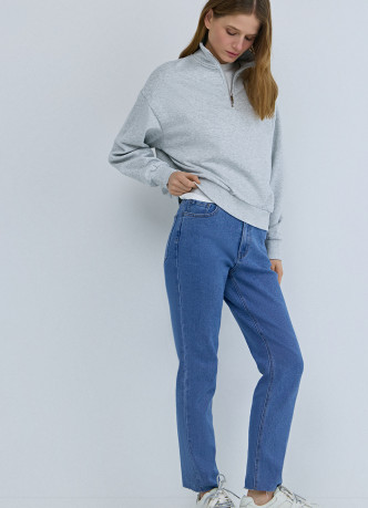 Узкие джинсы с высокой посадкой