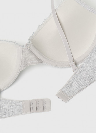 Кружевной бюстгальтер с эффектом пуш-ап