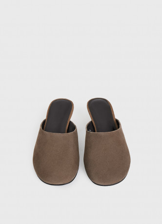 Замшевые мюли на каблуке