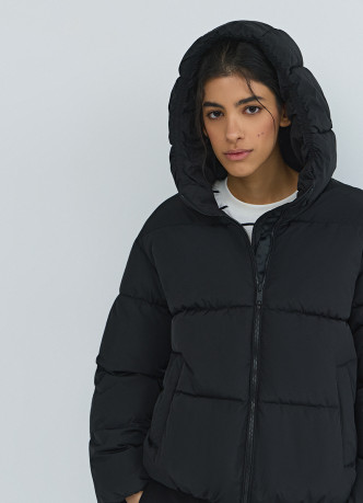 Утеплённая куртка с капюшоном