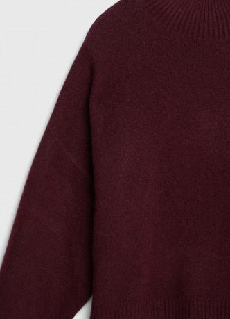 Свитер из мягкой пряжи с шерстью