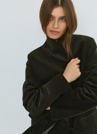 Однобортный жакет из вельвета