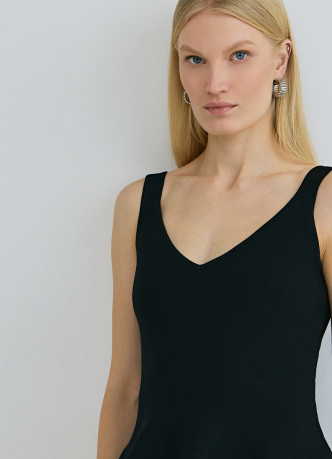 Топ на бретелях с баской