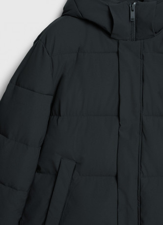 Утеплённая куртка с капюшоном