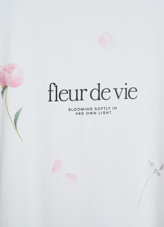 Футболка с цветочным принтом