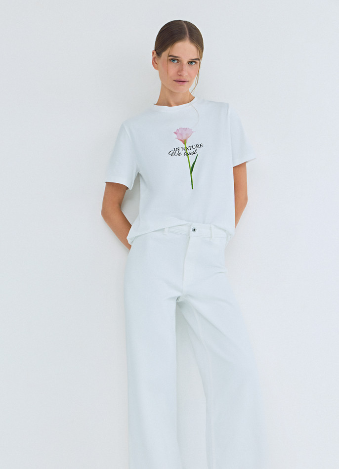 Футболка с цветочным принтом