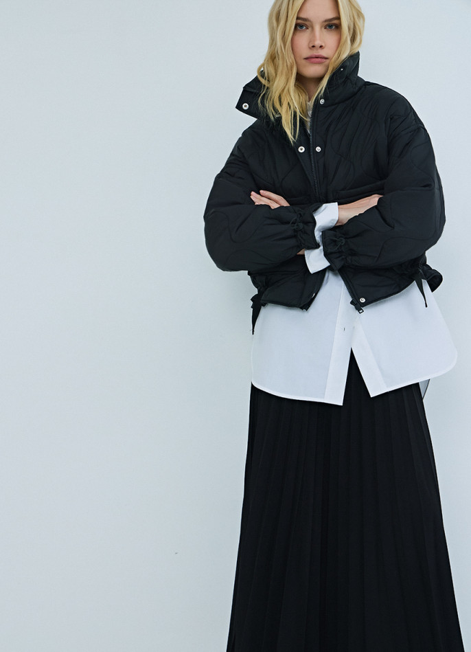 Утеплённая короткая куртка