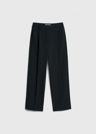 Брюки с ремнём и стрелками