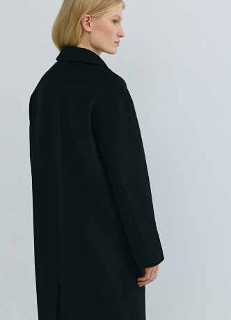 Длинное двубортное пальто из шерсти