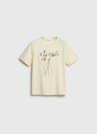 Футболка с цветочным принтом