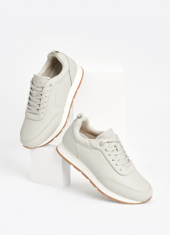 Кожаные кроссовки