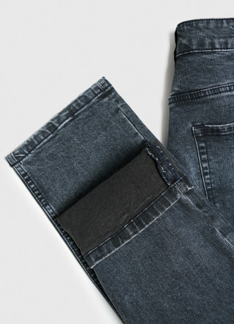 Зауженные джинсы Slim