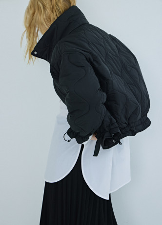 Утеплённая короткая куртка