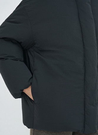 Утеплённая куртка с капюшоном