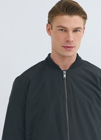 Утеплённый бомбер