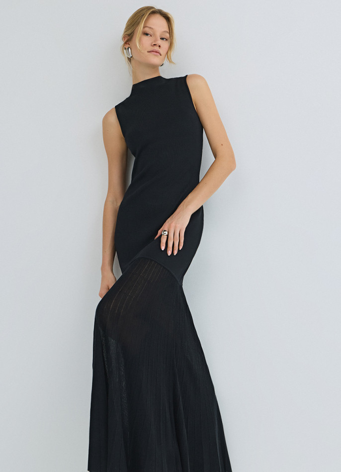 Вязаное платье с драпировкой