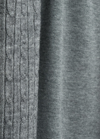 Широкие брюки с лампасами