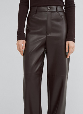 Прямые брюки из искусственной кожи