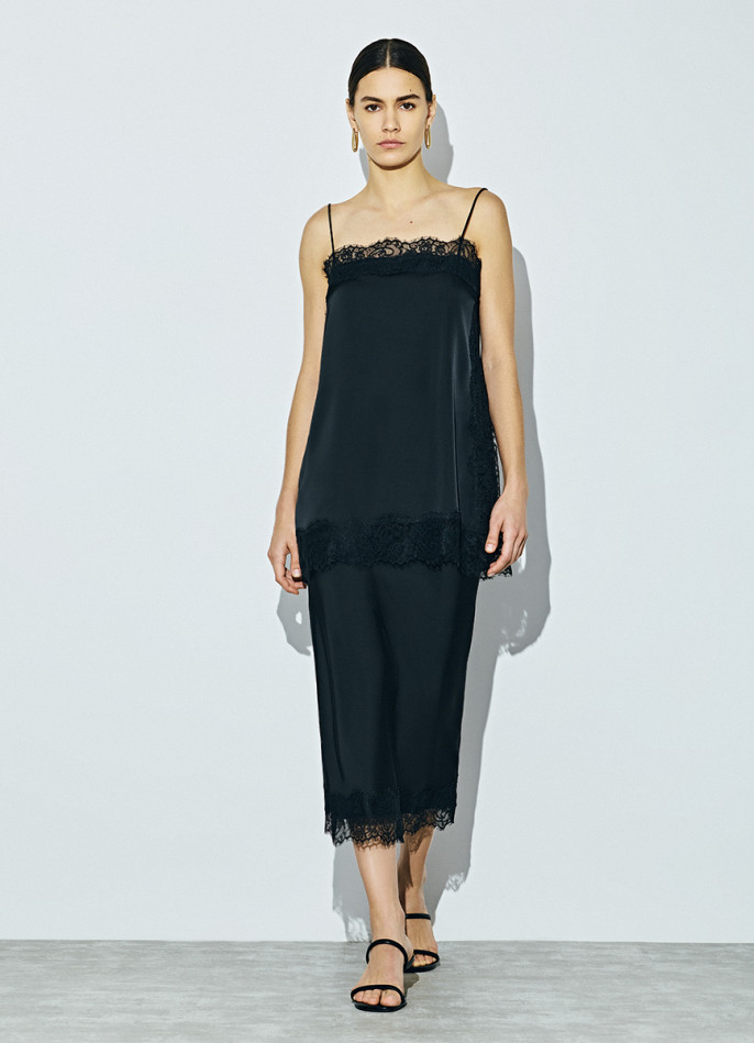 Атласная юбка с кружевом