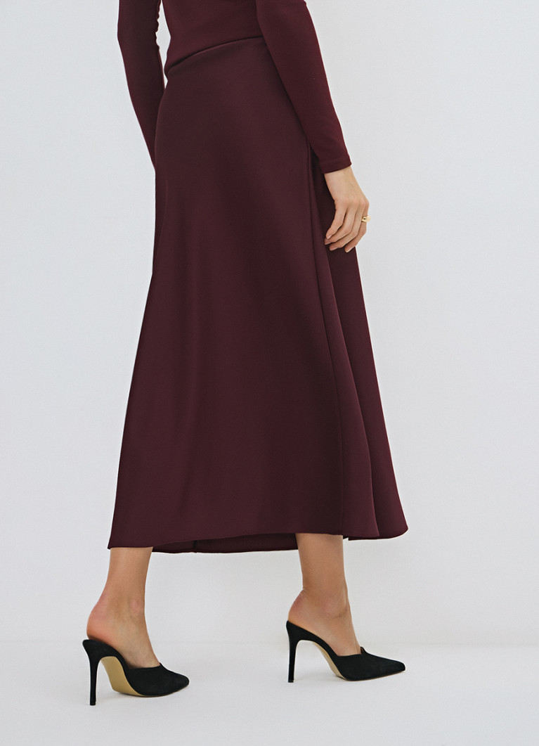 Porno ogli jirkladi va onam buni kordi Thumbelinaning porno surati