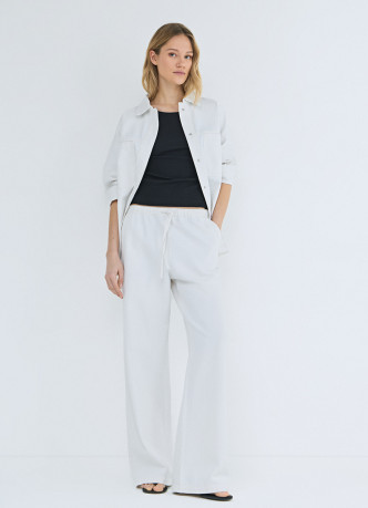 Тонкие джинсы на резинке со средней посадкой