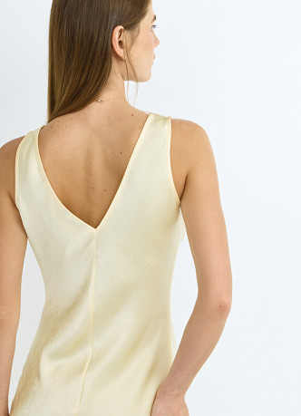 Сатиновое платье с кружевом