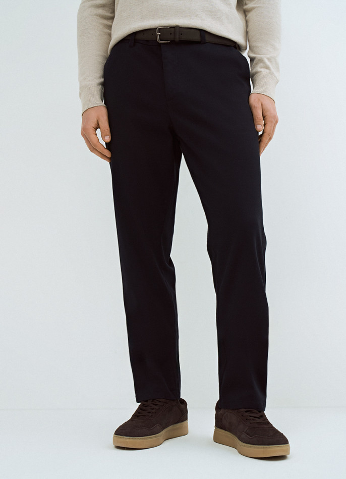 Чиносы из структурной ткани с ремнём