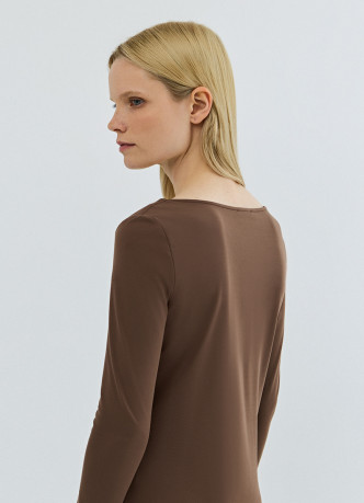 Лонгслив с квадратным вырезом