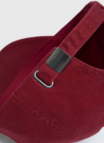 Бейсболка с 3D-вышивкой