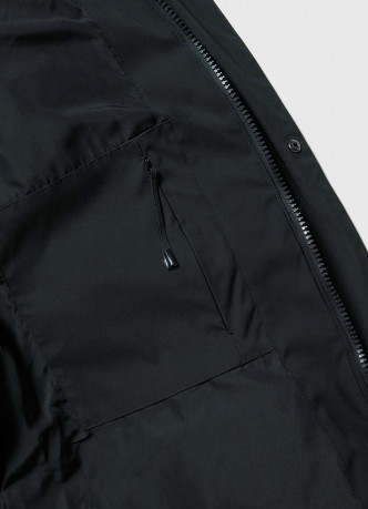 Утеплённая куртка с капюшоном