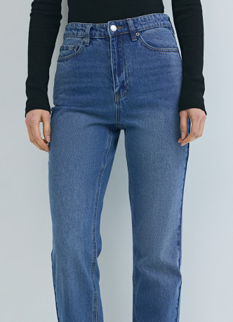 Прямые джинсы с высокой посадкой
