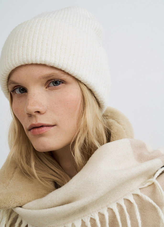 Вязаная шапка