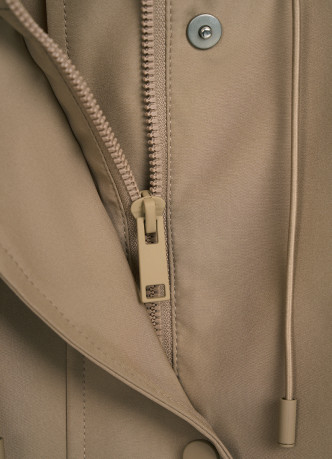 Легкая куртка