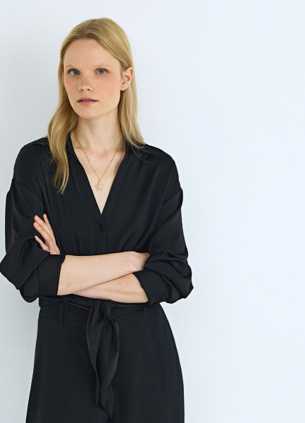 

Блузка с узлом, Черный