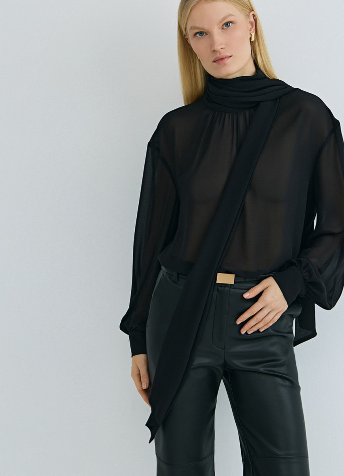 Блузка из шифона с шарфом