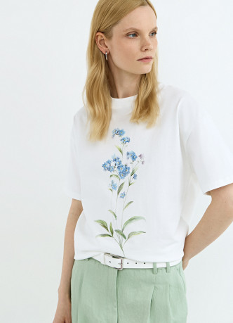 Футболка с цветочным принтом