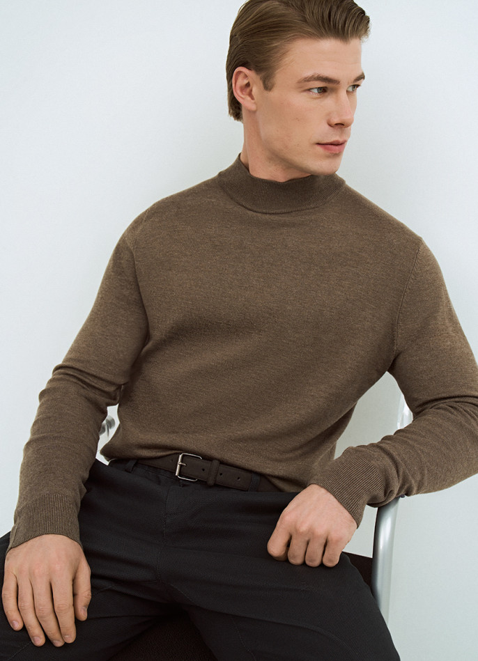 Базовый джемпер с воротником-стойкой