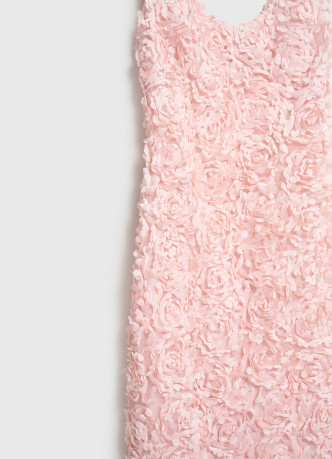 Облегающее платье с объёмными цветами