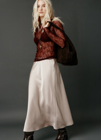 Атласная юбка миди А-силуэта