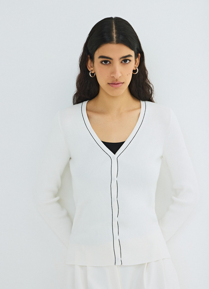 Кардиган с V-вырезом