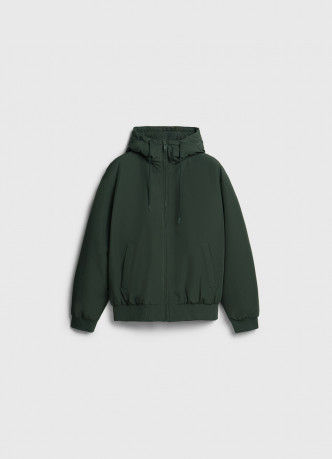 Утеплённая куртка с капюшоном