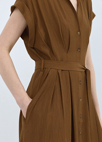 Приталенное платье-рубашка с ремнем