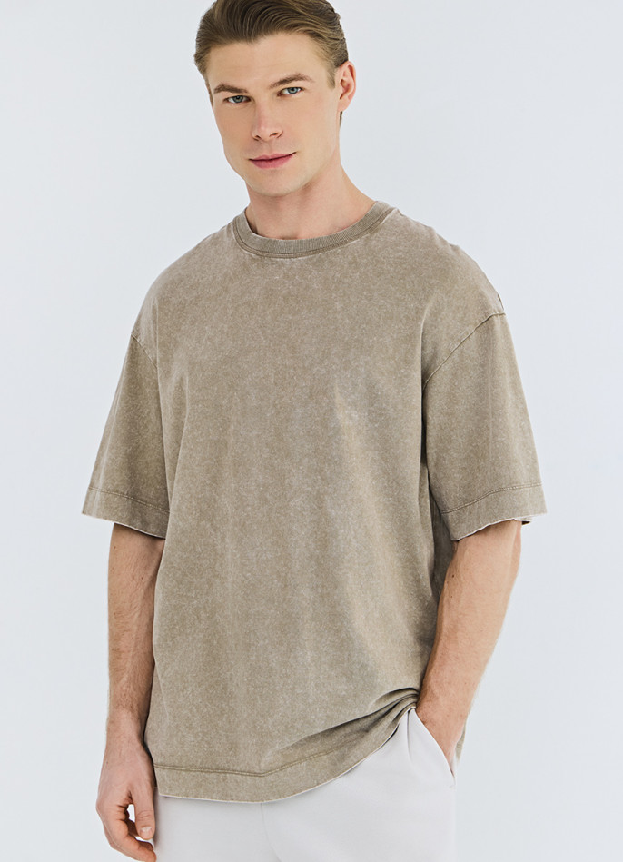 Базовая футболка с эффектом стирки